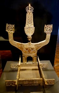 Offering tray with Ancestor Figure, Luhuleli, Leti, Indonesia, 1800s, wood - Rautenstrauch-Joest-Museum - DSC00268