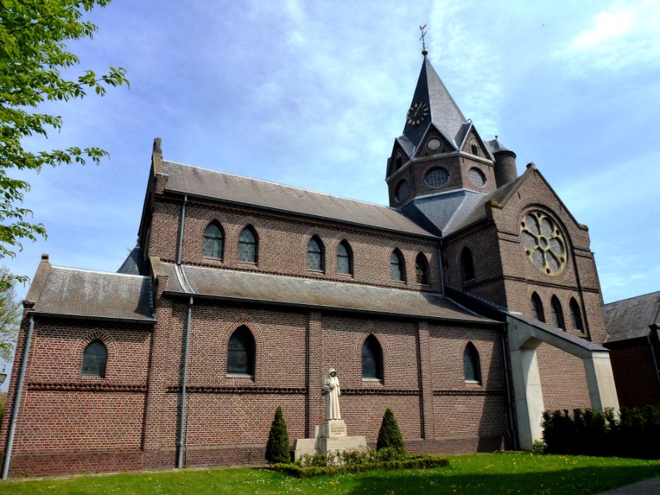 Ohé en Laak (Maasgouw) kerk zijaanzicht