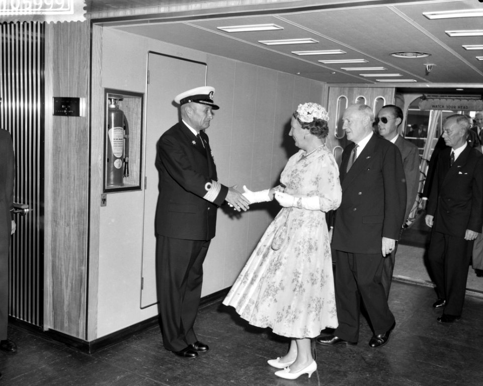 Officiële proefvaart van de s.s. Rotterdam in aanwezigheid van koningin Juliana , Bestanddeelnr 910-5999