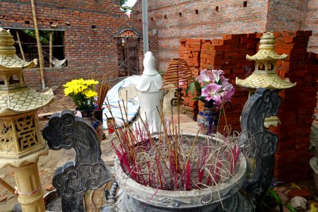 Offerings - One Pillar Pagoda - Hanoi, Vietnam - DSC03504