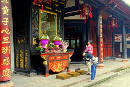Offerings - Wenshu Monastery - Chengdu, China - DSC05226