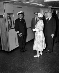 Officiële proefvaart van de s.s. Rotterdam in aanwezigheid van koningin Juliana , Bestanddeelnr 910-6000