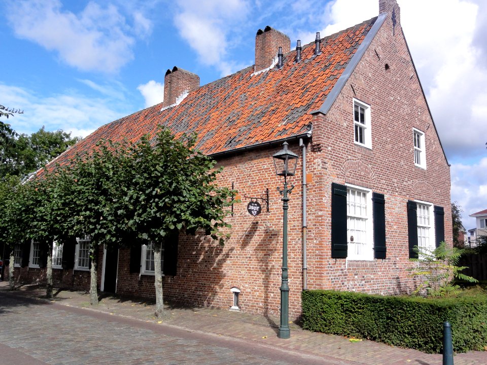 Oirschot Rijksmonument 31261 Gasthuisstraat 25,27,27A Huize St.Joris (Den Beyerd)