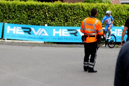 Officier de Police au Circuit de Wallonie 2019 à Nalinnes Belgique 02 photo