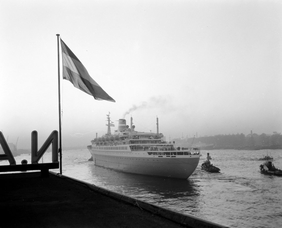 Officiele proefvaart Statendam en doop door Prinses Beatrix, Bestanddeelnr 908-2668