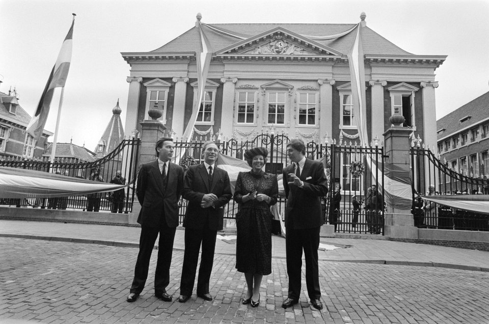 Officiele heropening Mauritshuis in Den Haag door Koningin Beatrix voor het Maur, Bestanddeelnr 934-0027