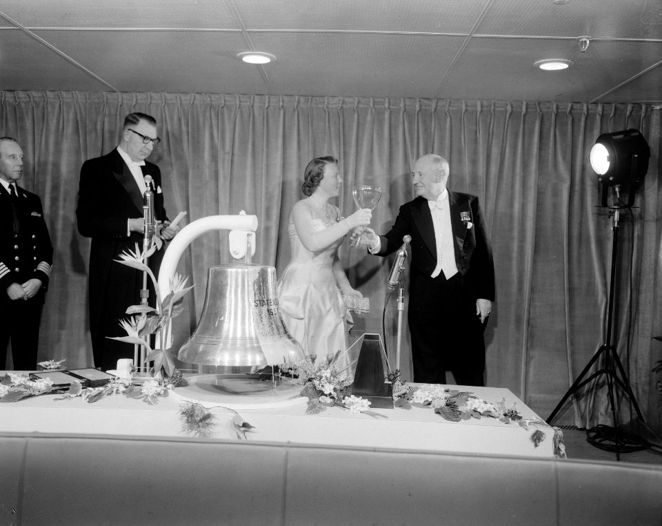 Officiele proefvaart Statendam en doop door Prinses Beatrix, Bestanddeelnr 908-2667