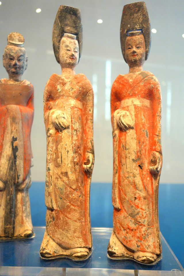 Officials, China, Northern Wei dynasty, c. 500-534, earthenware - Royal Ontario Museum - DSC04084