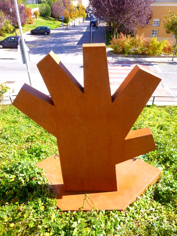 Orcoyen - escultura 1
