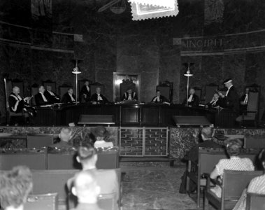 Officiele afkondiging grondwetsvoorstel in Den Haag President W. Donner en Griff, Bestanddeelnr 905-7972