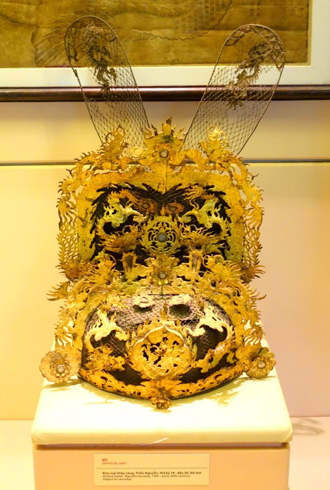 Official hat, Nguyen dynasty, 19th to early 20th century, gilded metal - National Museum of Vietnamese History - Hanoi, Vietnam - DSC05595