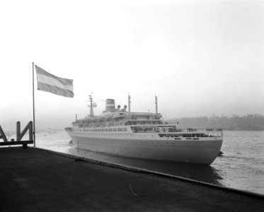 Officiele proefvaart Statendam en doop door Prinses Beatrix, Bestanddeelnr 908-2670