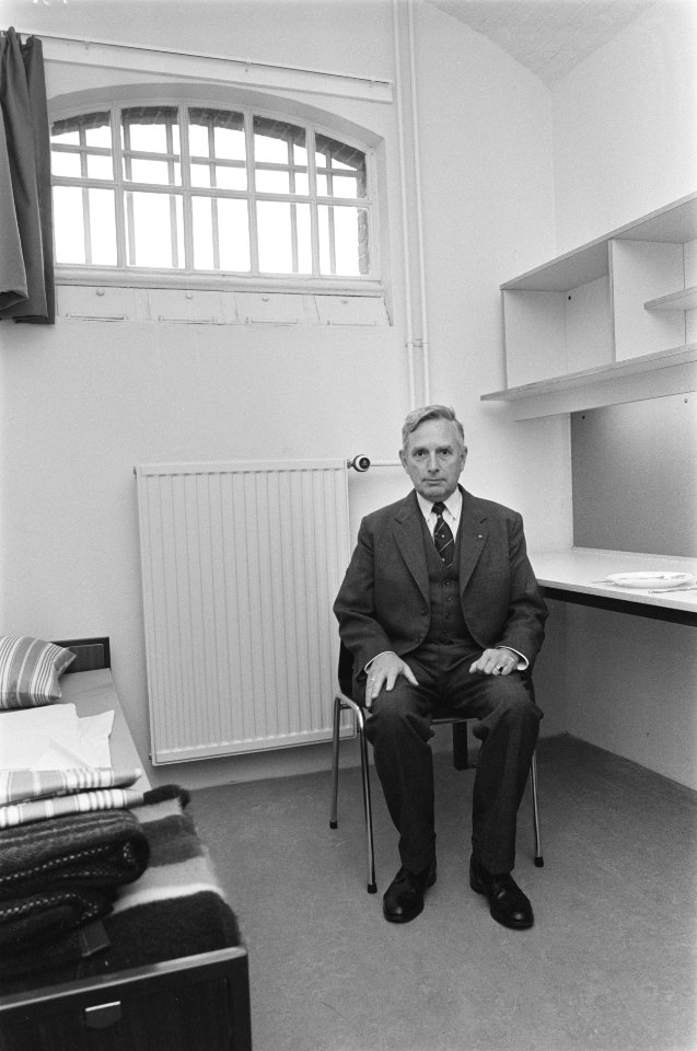 Officiele ingebruikstelling gevangenis Havenstraat in Amsterdam minister Kortha, Bestanddeelnr 933-9783
