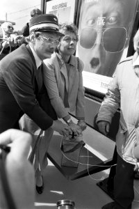 Officiele opening Schiphollijn door minister Smit Kroes, Bestanddeelnr 933-6712