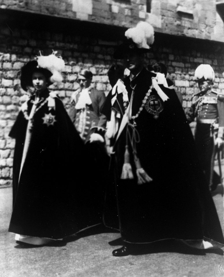 Orde Kouseband te Windsor ( Koninklijk paar van Engeland ), Bestanddeelnr 914-0370