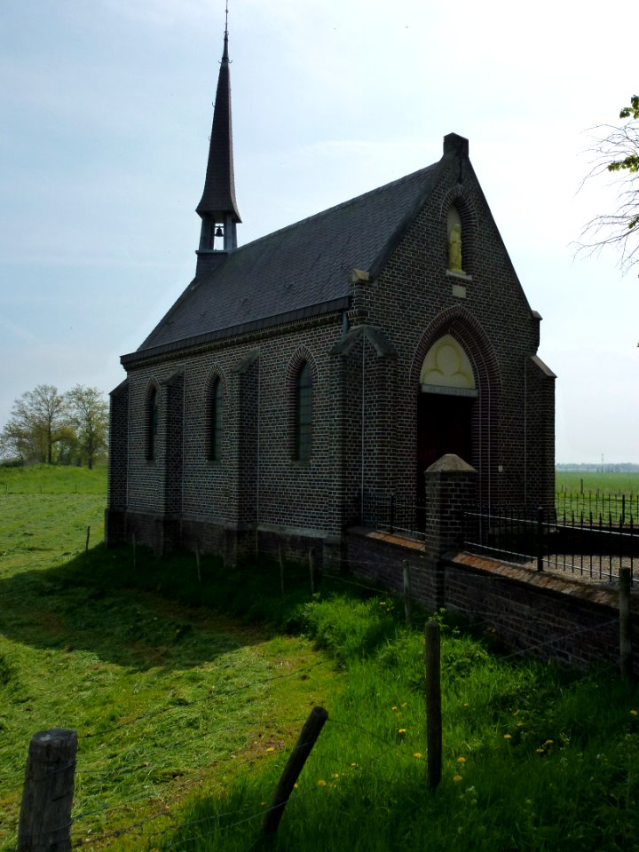 Ohé en Laak (Maasgouw) St.Annakapel 01
