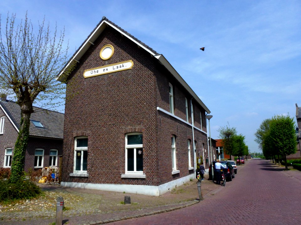 Ohé en Laak (Maasgouw) voormalig gemeentehuis 02