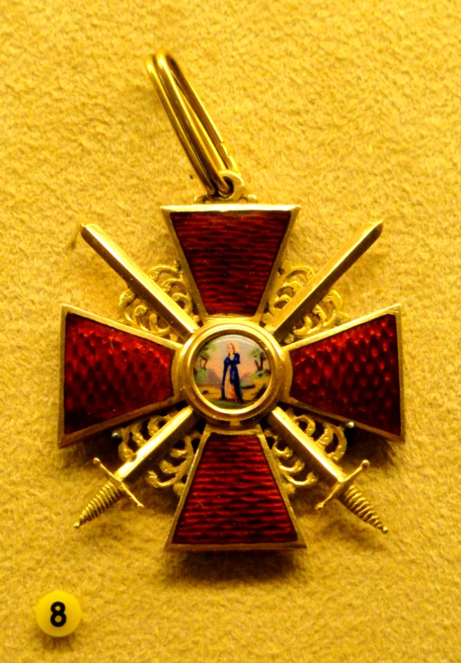 Order of St. Anna, 2nd class with swords - National Museum of Finland - DSC04031