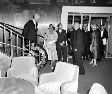 Officiële proefvaart van de ss Rotterdam in aanwezigheid van koningin Juliana , Bestanddeelnr 910-6005