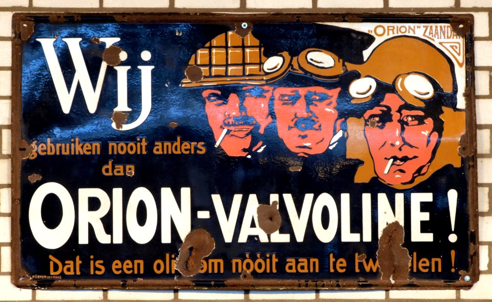 Orion-Valvoline namel advert sign at the den hartog ford museum pic-068