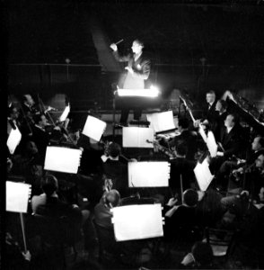 Orkest in de orkestbak van de Scala in Milaan, Bestanddeelnr 254-5332 photo