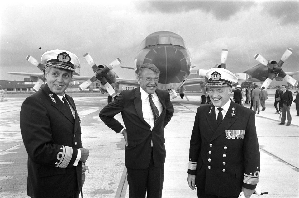 Officiele overdracht eerst vier Lockhead Orions (vliegtuigen) aan Koninklijk Mar, Bestanddeelnr 932-2979