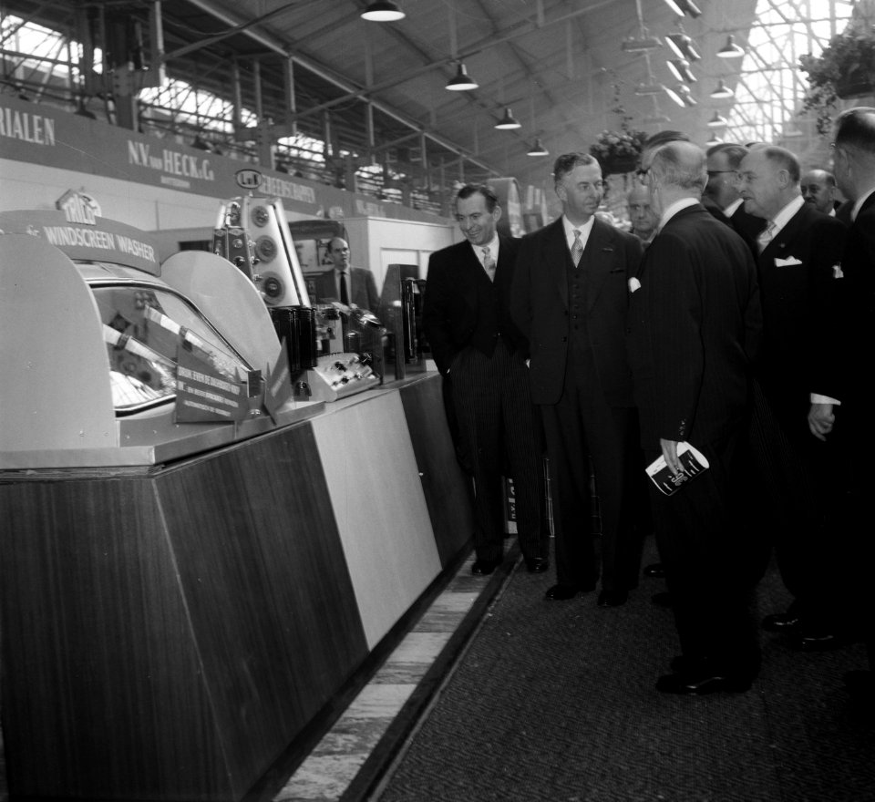 Officiele opening RAI door minister Algera, Bestanddeelnr 907-6088