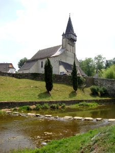 Ordiarp (Pyr-Atl, Fr) église et un des gués sur l'Arangorena