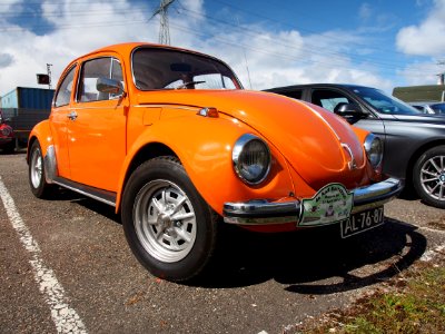 Orange 1972 VW Kever pic2