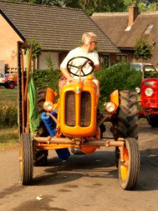 Orange FIAT tracktor