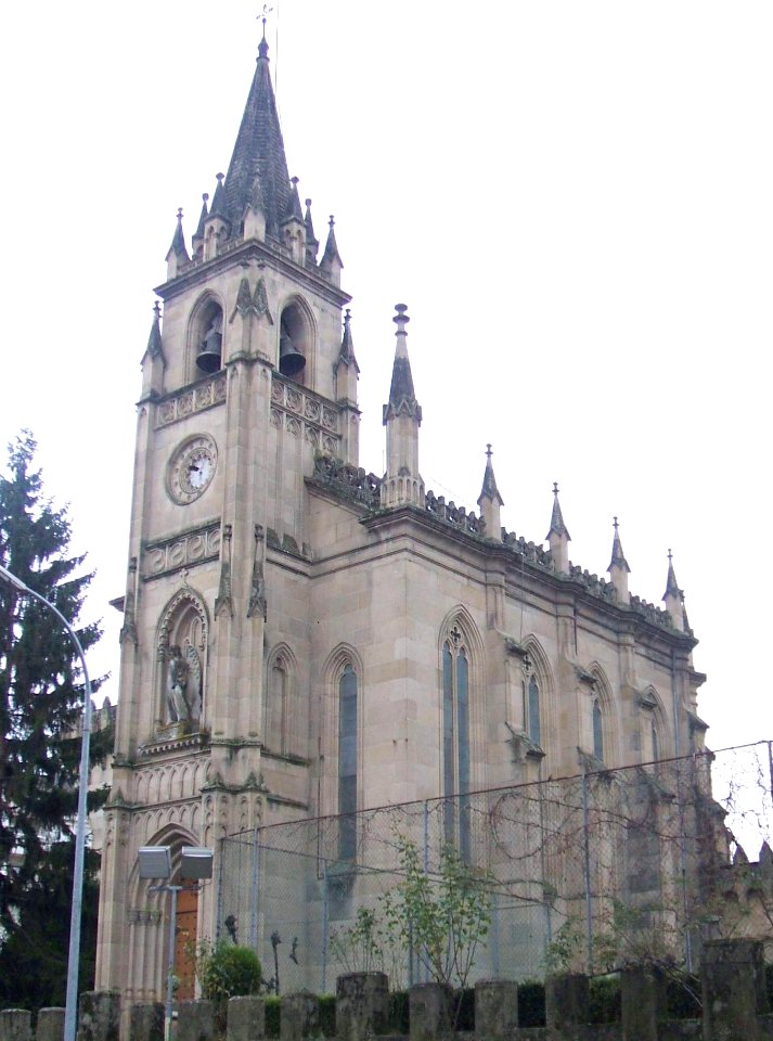 Orense - Templo neogótico