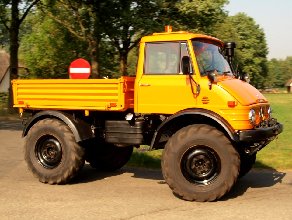 Orange Mercedes Unimog pic1
