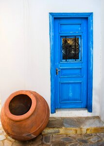 Entrance white wall