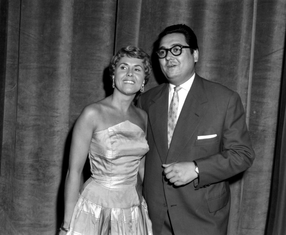 Orkest van Kurt Edelhagen in Scheveningen, Rita Reys ( en Kurt Edelhagen (r), Bestanddeelnr 909-7494