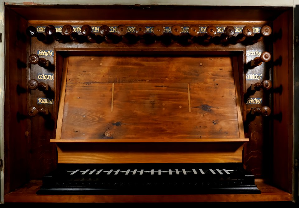 Orgel.Spieltisch.Liebfrauenkirche.Jueterbog.P1021950