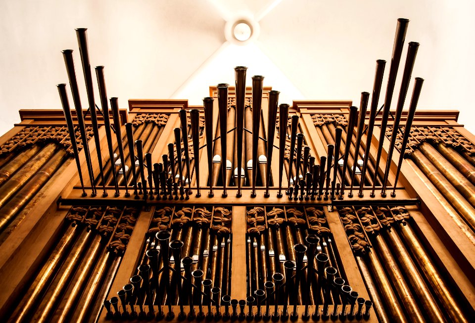 Orgel i Hässleholms kyrka 01