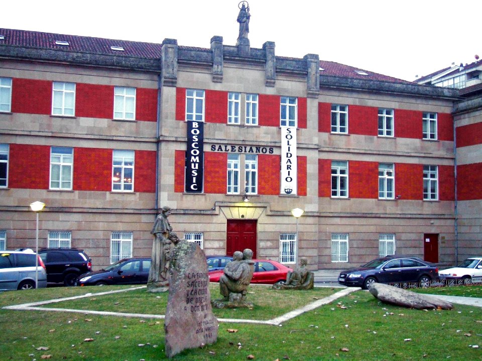 Orense - Parroquia Maria Auxiliadora (PP Salesianos) 01
