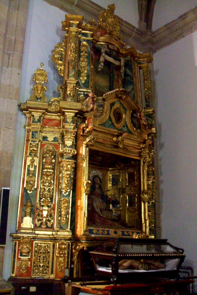 Orense - Iglesia de Santa María Madre, interior 08