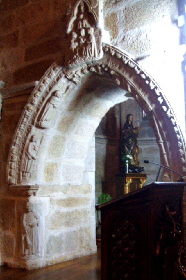 Orense - Iglesia de San Francisco, interior 07