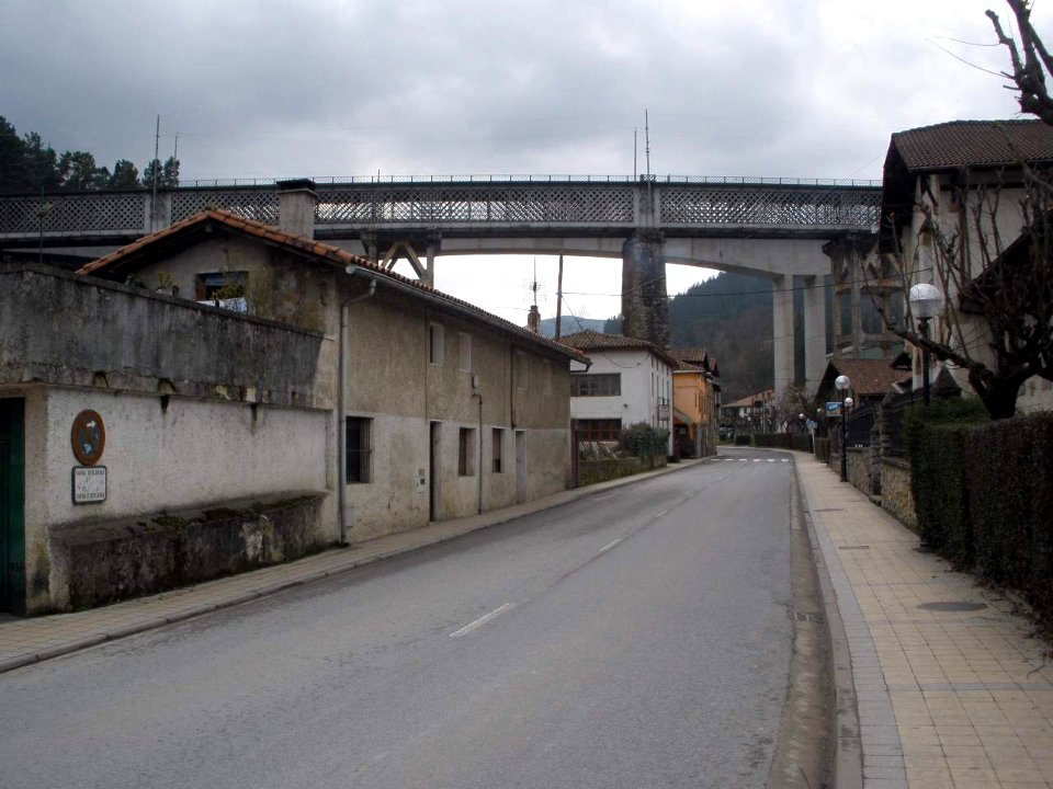 Ormaiztegi - Antiguo viaducto del ferrocarril 01