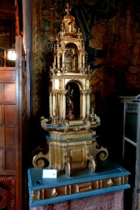 Ornament with bishops - Snowshill Manor - Gloucestershire, England - DSC09527