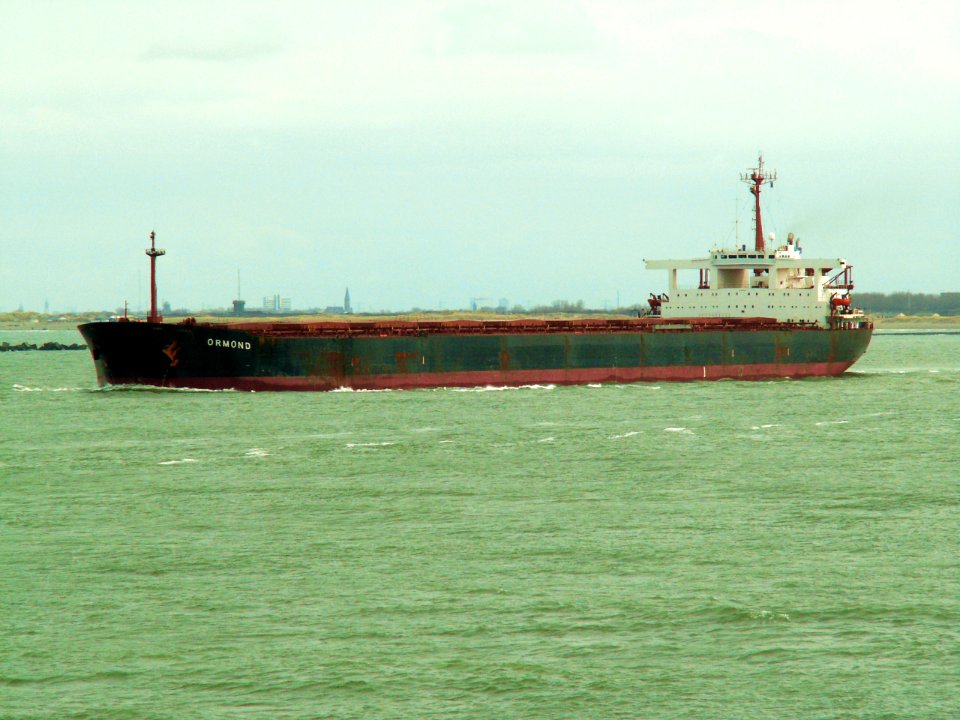 Ormond p2 leaving Port of Rotterdam, Holland 08-Apr-2006