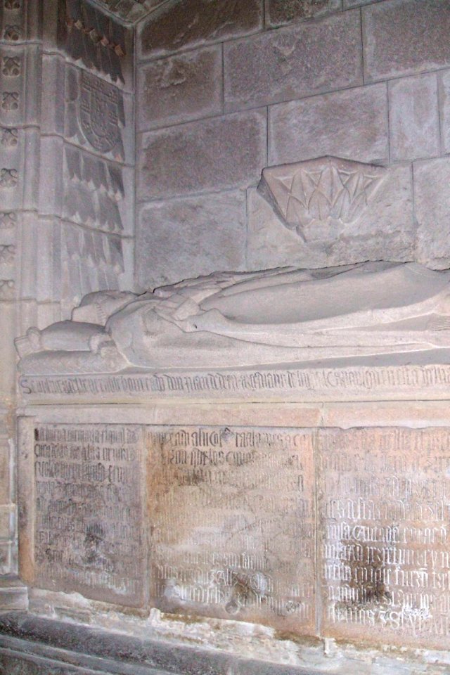 Orense - Catedral, sepulcro 2