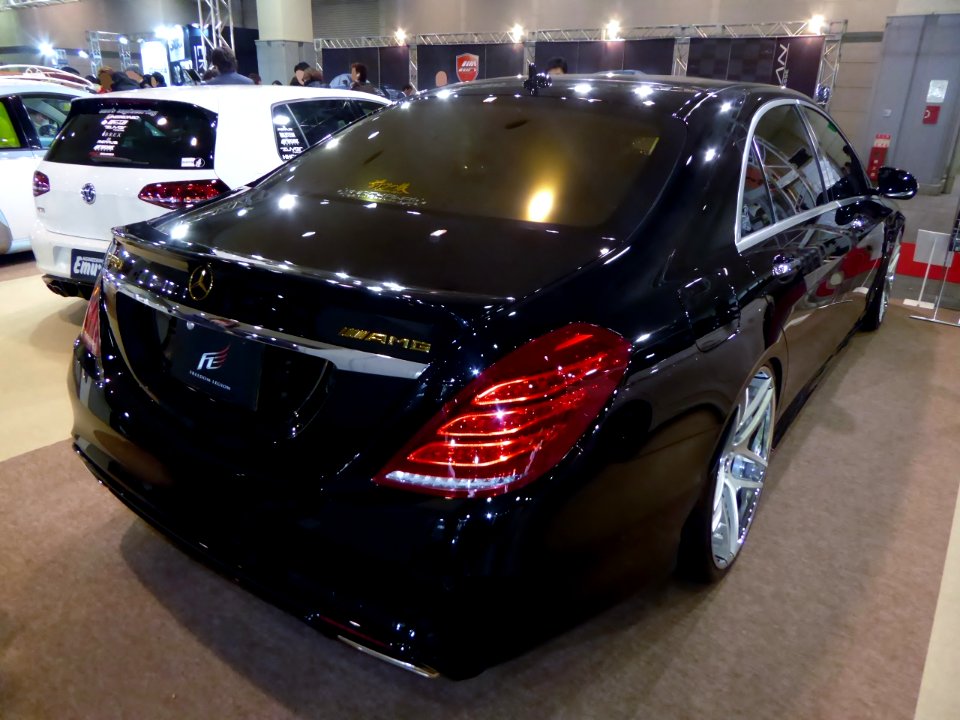 OSAKA AUTO MESSE 2015 (247) - Mercedes-Benz S550 (W222) with FREEDOM LEGION parts