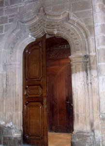 Orense - Catedral, puerta de la sacristía