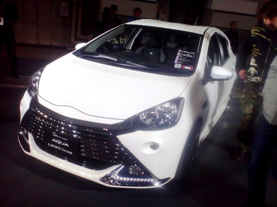 Osaka Auto Messe 2013 - Toyota AQUA G SPORTS Concept front
