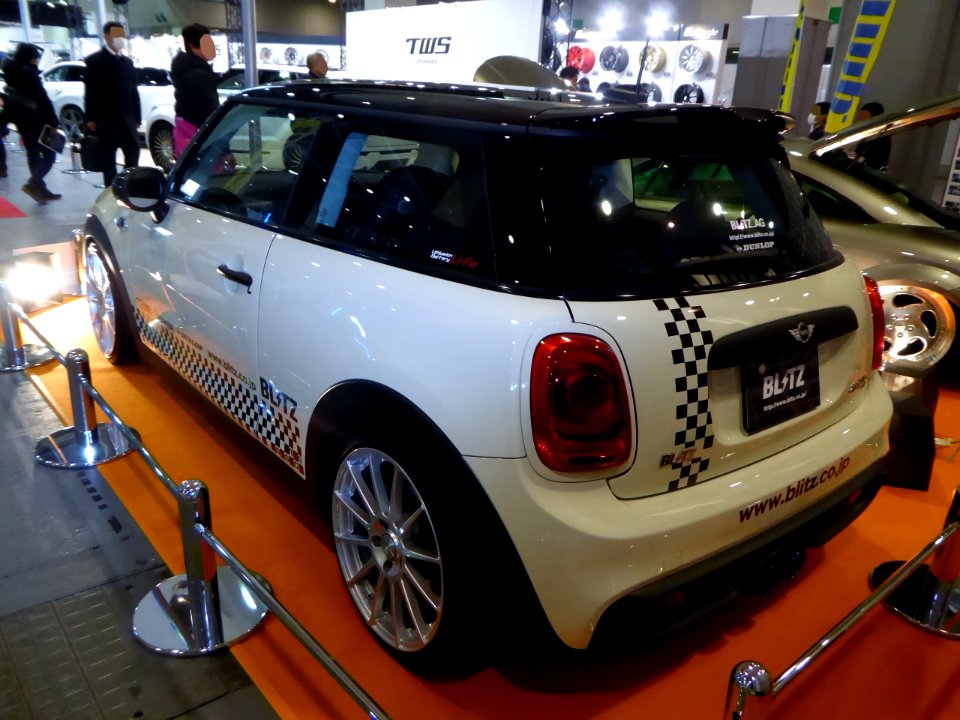 OSAKA AUTO MESSE 2015 (326) - BMW MINI COOPER (F56) with BLITZ dumper