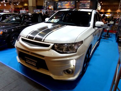 OSAKA AUTO MESSE 2015 (350) - Mitsubishi OUTLANDER PHEV (GG2W) with HASEPRO MAGICAL CARBON photo