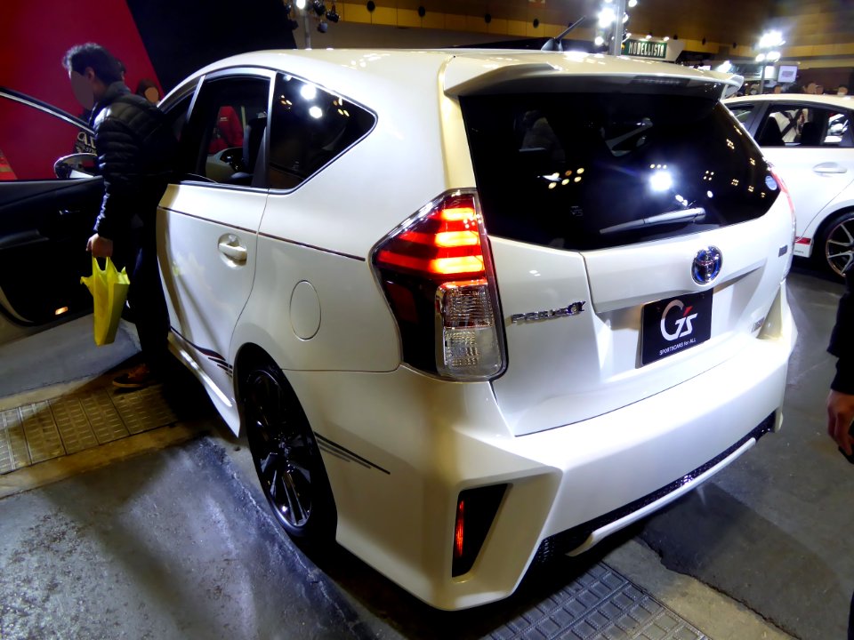 OSAKA AUTO MESSE 2015 (150) - Toyota PRIUS αS“Touring Selection・G’s” (ZVW41W)
