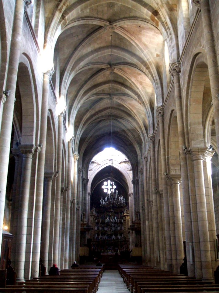Orense - Catedral, nave principal 2